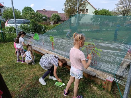 Květen plný barev 2023-05-23 MŠ D. Třebonín 0004